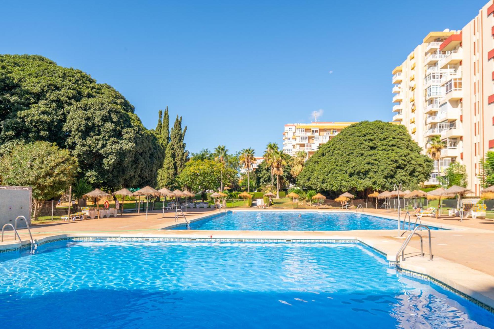 Hercules Pool & Beach Benalmadena Ngoại thất bức ảnh